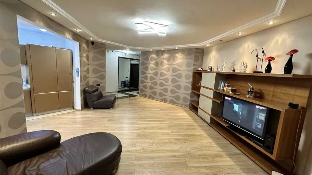Срочно сдам 2х комнатную квартиру на ц5 с дорогим ремонтом  894*