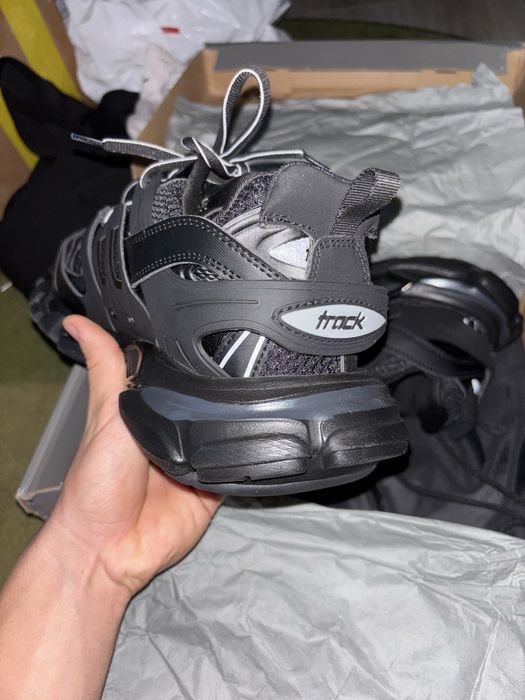 Balenciaga track
