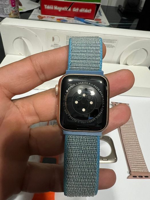 Apple Watch Seria 6 40mm Gold