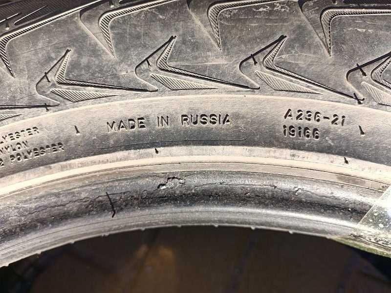 ОДНА шина 215/55 R17 - "Nokian Hakkapeliitta 7" (Россия), зимняя.