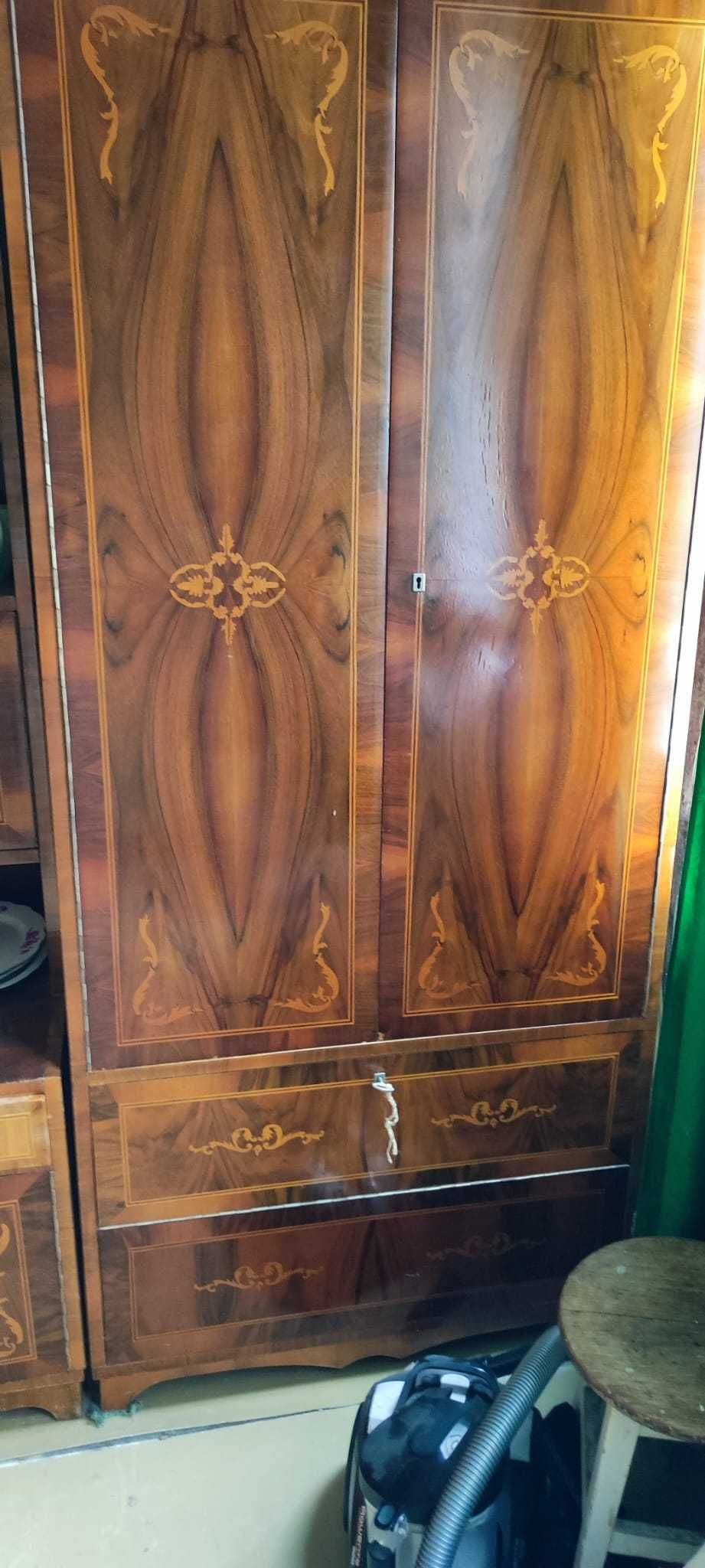 Mobila vintage dormitor cu intarsia