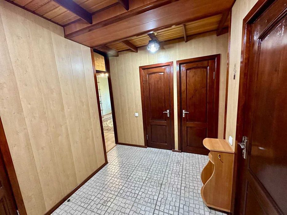 Центр Ц-1, 4*3-х Комнатная квартира 2-Этаж/4 100кв.м.