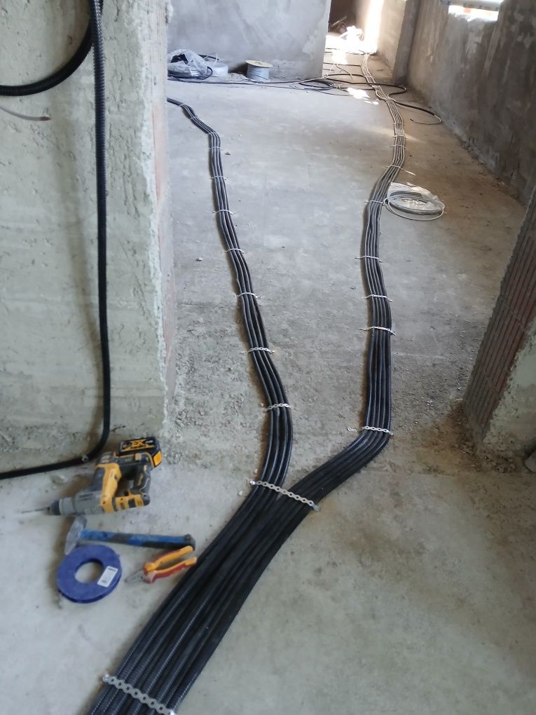 Electrician calificat / instalatii electrice PFA
