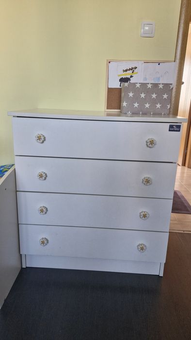 НАМАЛЕН КОМПЛЕКТ !Детско легло с кошара / функция люлка/+скрин