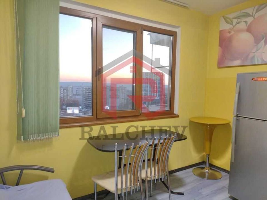 Дава се под наем Двустаен апартамент в Варна, Възраждане 3 - 60 кв.м за 331.5 € - Снимка #1