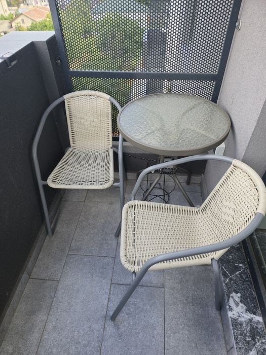 Masă si scaune de terasa