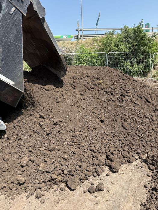 Vand Beton CONCASAT , FREZAT de asfalt si PAMANT Negru