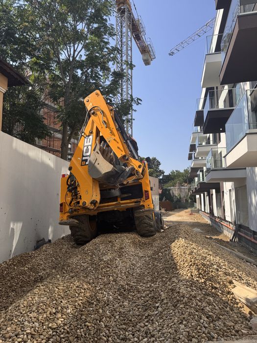 Închiriez Buldoexcavator