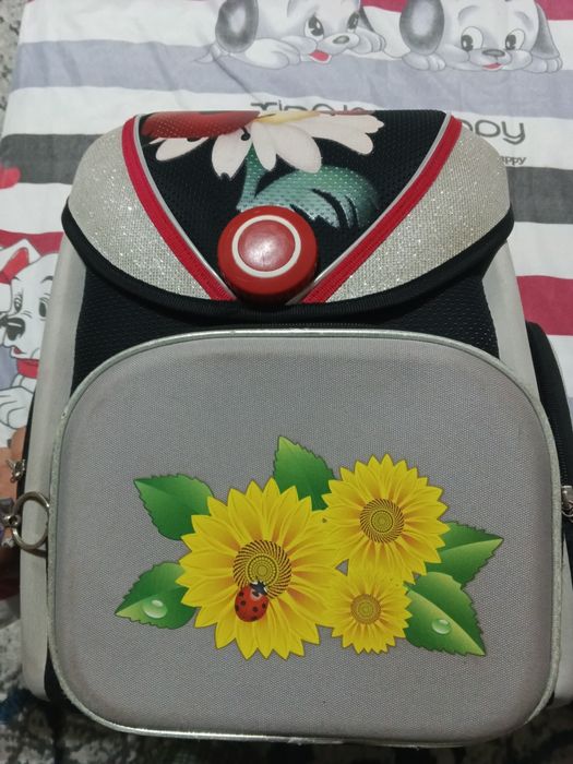 Школьный рюкзак продается