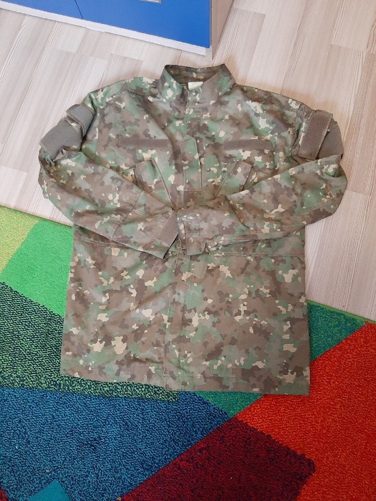 Costum, uniformă,  ținută combat tricou, polar ,capela.