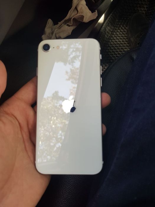 Iphone SE 2021 yil
