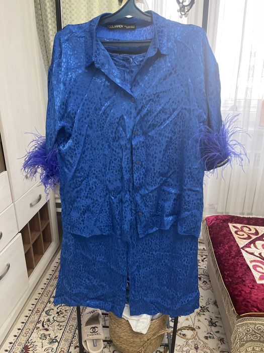 Продам турецкие платья , состряние отличное , фото не отражает