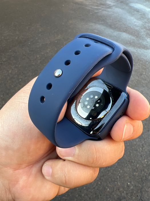 Apple Watch Series 6 (44mm, Aluminum Case, Ion-X Glass)