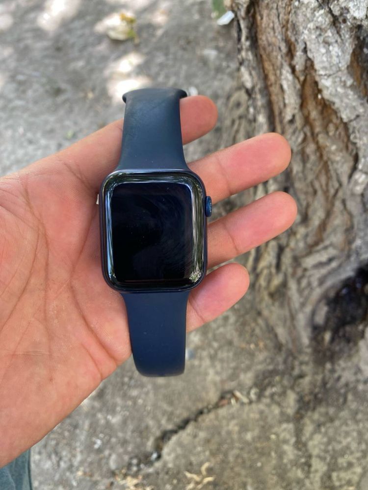 Iwatch 6 4mm sotiladi