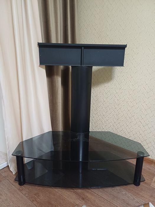 Стол под телевизор