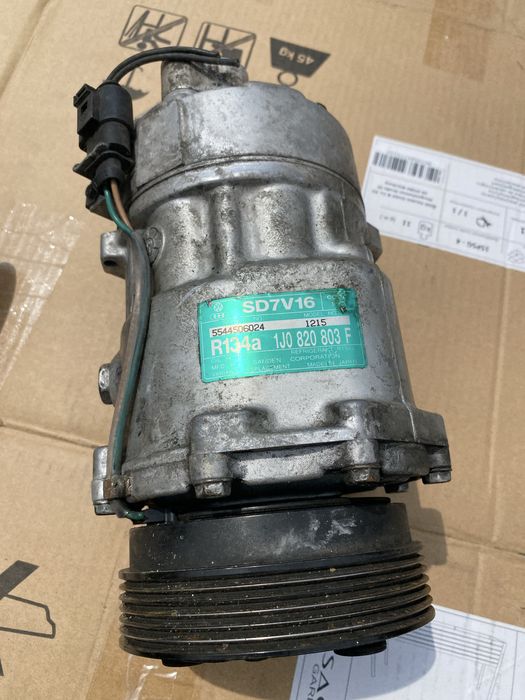 Compresor Clima Vw Golf 4 Bora 1.9 Pret 400 lei