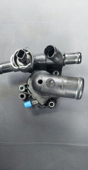 Ново тяло с термостат Рено, Нисан след 2003 г.