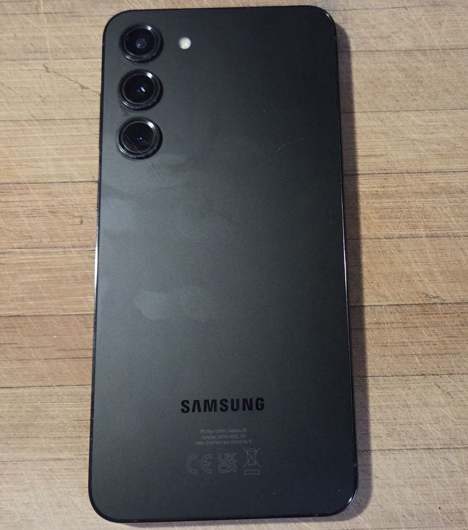 Продавам Samsung S23+