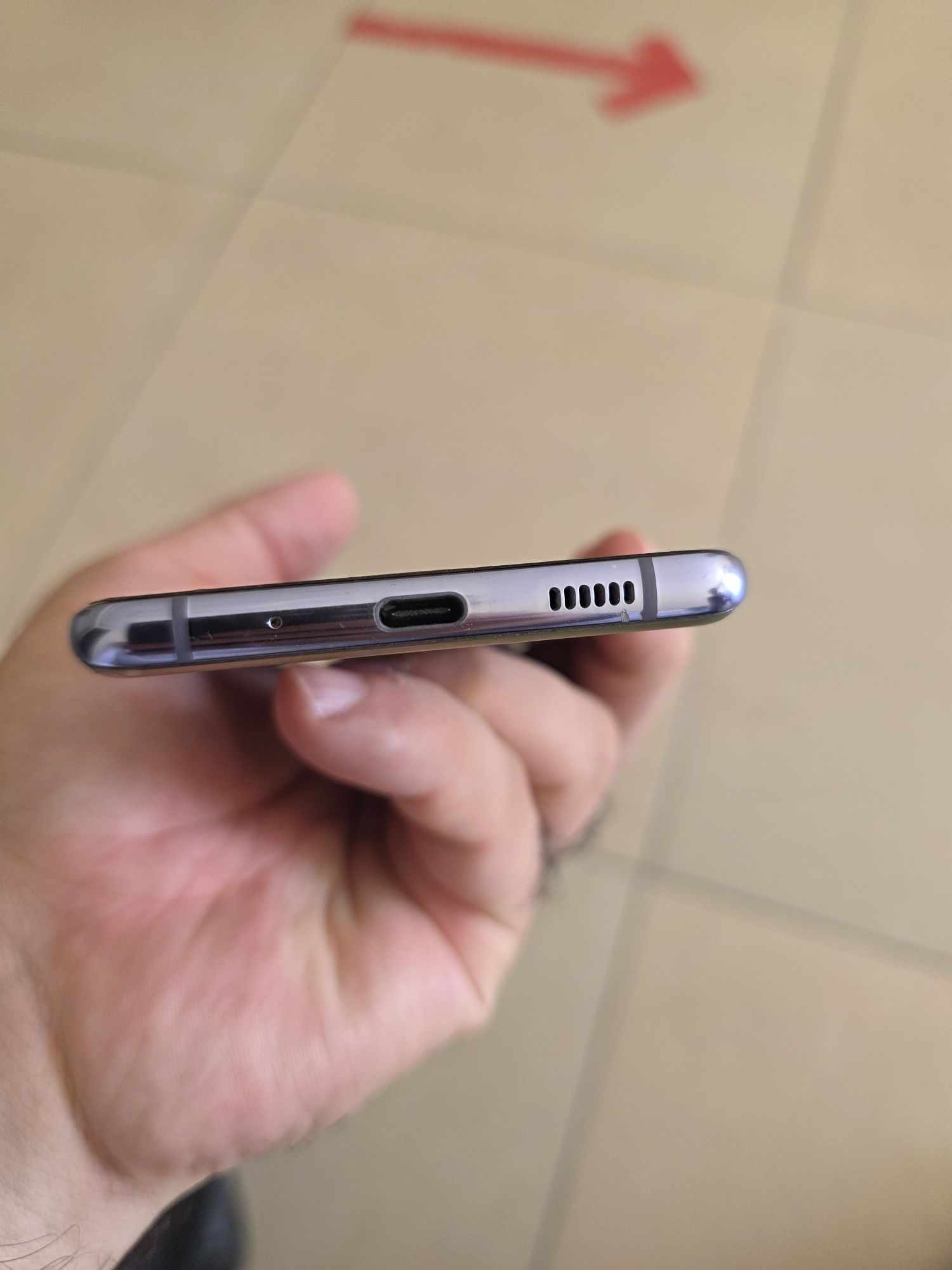 Samsung S20 Plus 12/256 gb sotiladi
