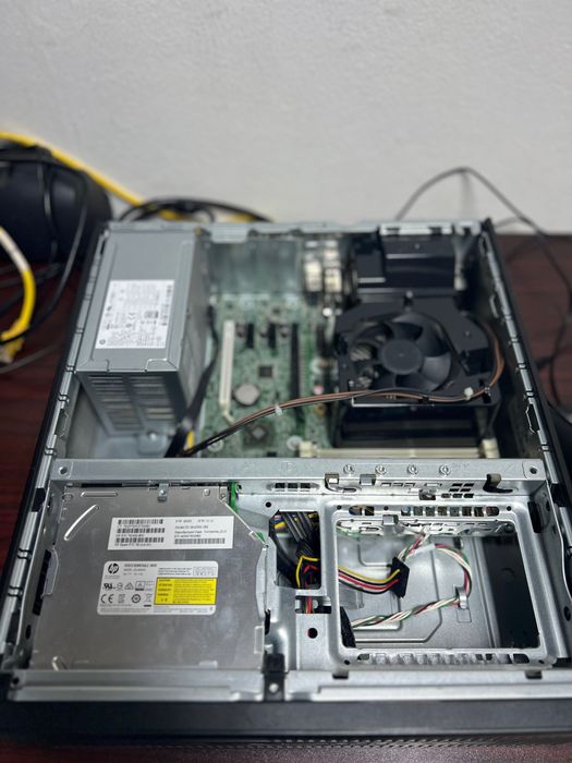 Настолен компютър HP EliteDesk 705 G2