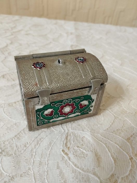 Шкатулка для украшений