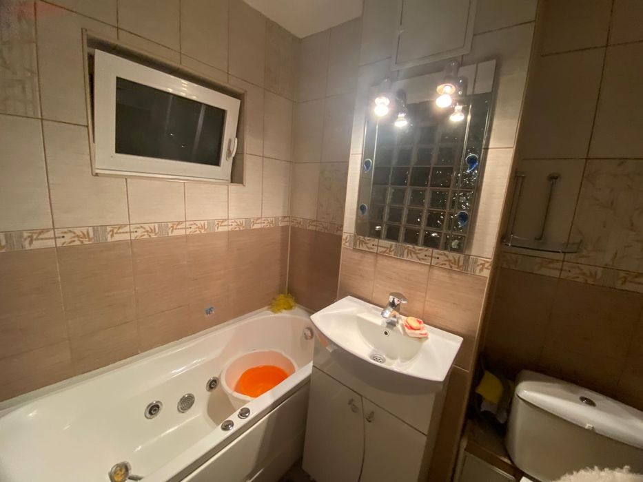 Închiriez apartament cu 2 camere in regim hotelier,.