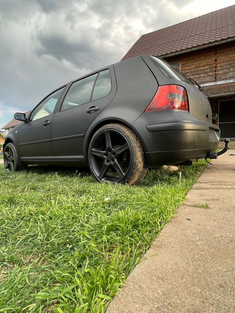Vand golf 4 1.6 benzina
