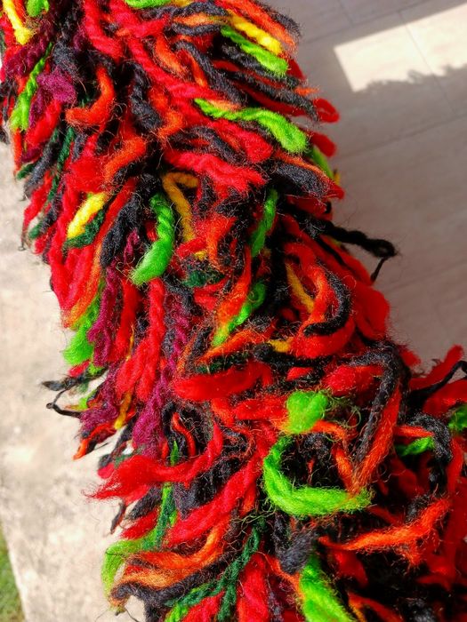 Продавам 4броя нови, ръчно тъкани, вълнени китеници