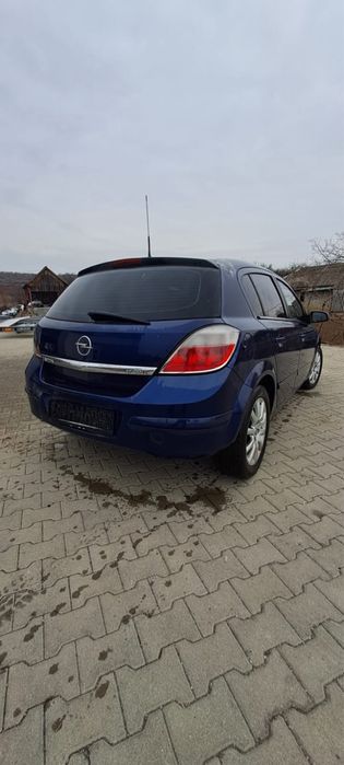 Dezmembrez opel astra H an 2006 1.7cdti