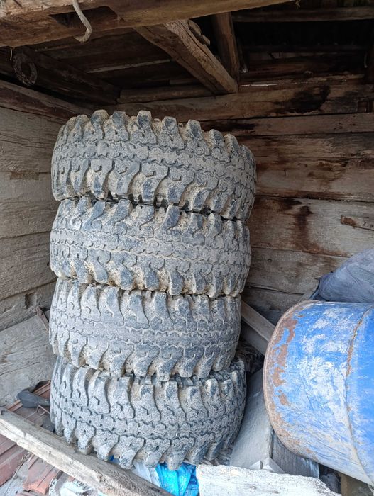 vând roti pe 15  pentru japoneze mari