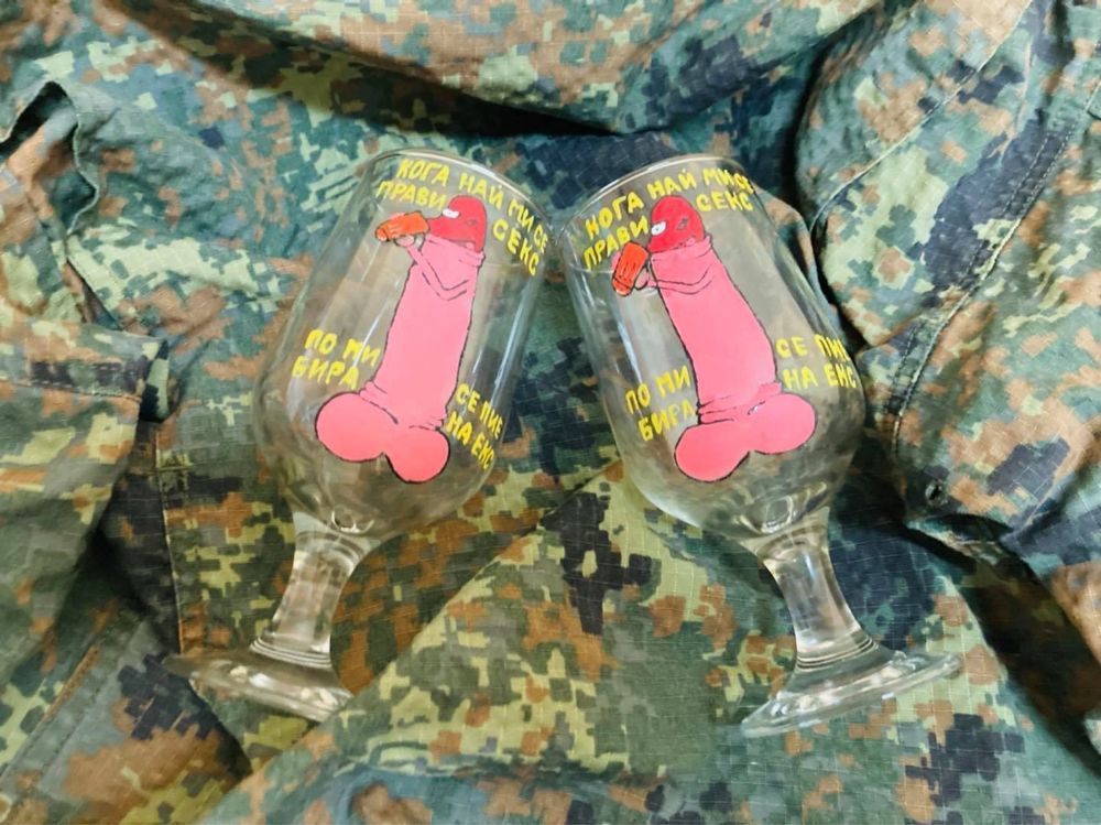 Ръчно рисувани чаши за вино