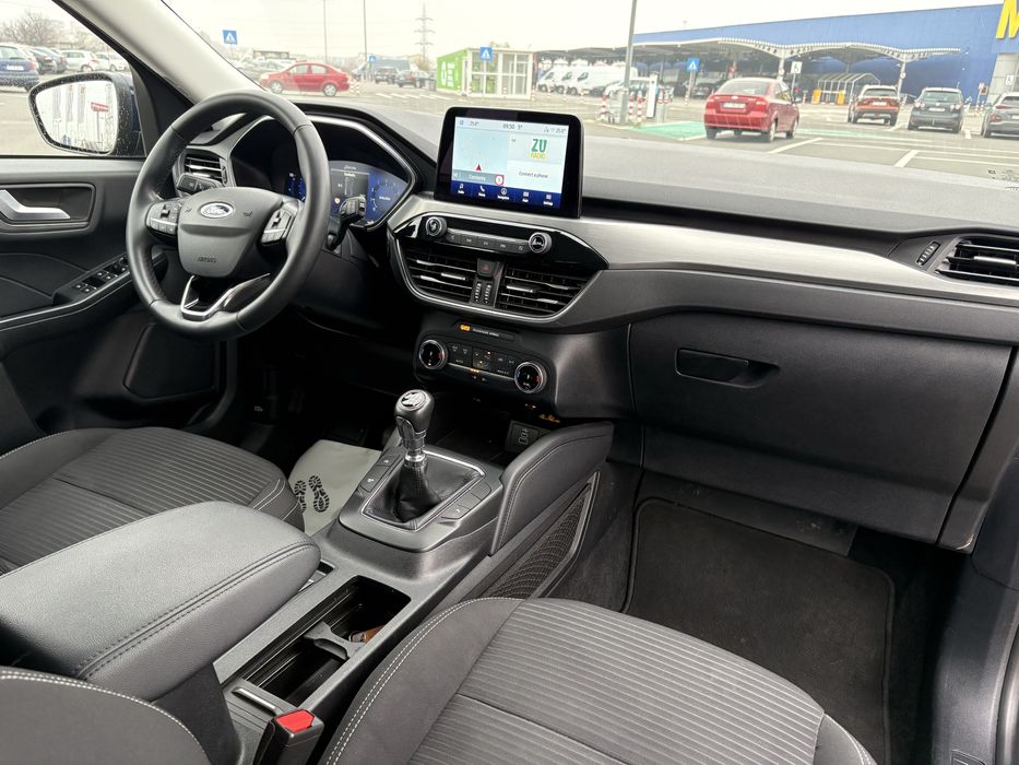 Ford Kuga 2023 benzina 63.000 km