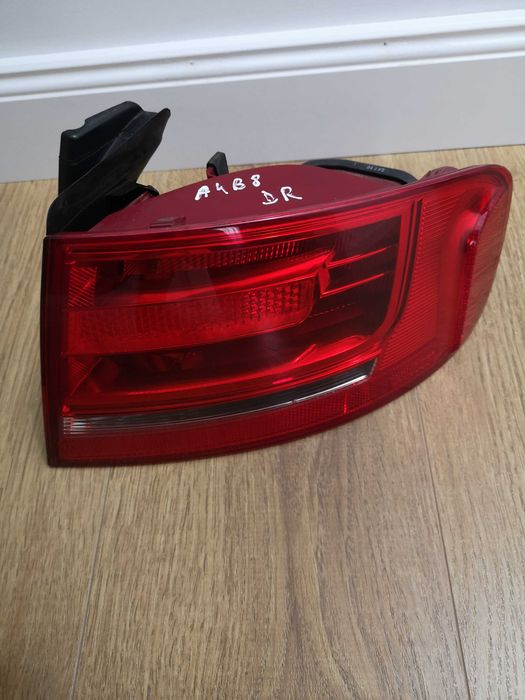 Stop dreapta aripa Audi A4 B8