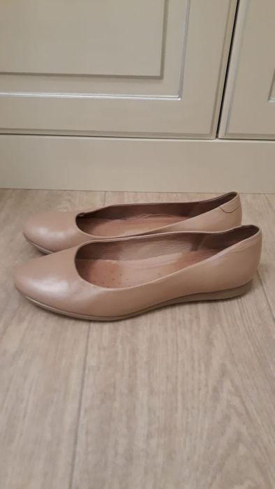 Продам туфли фирма Ессо и сандали женские