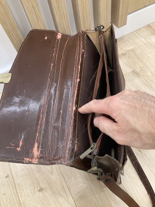 Set servieta si borseta din piele