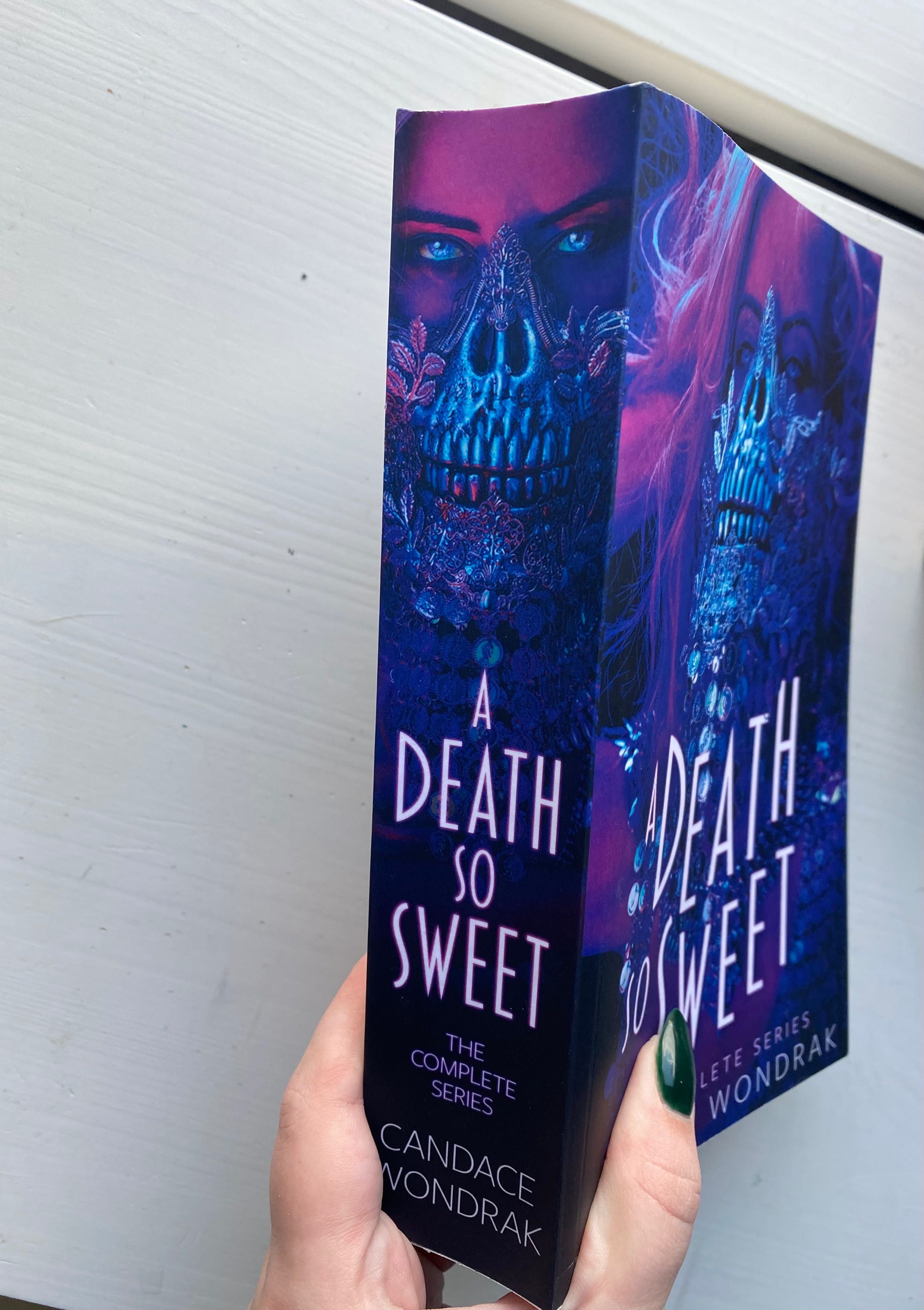 A death so sweet (the complete series)- книга на английски
