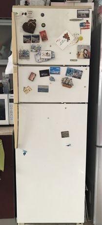Холодильник большой 3 камеры