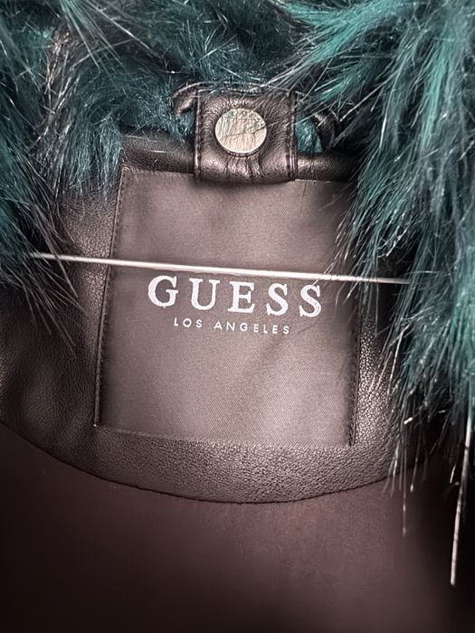 Пухен елек Guess