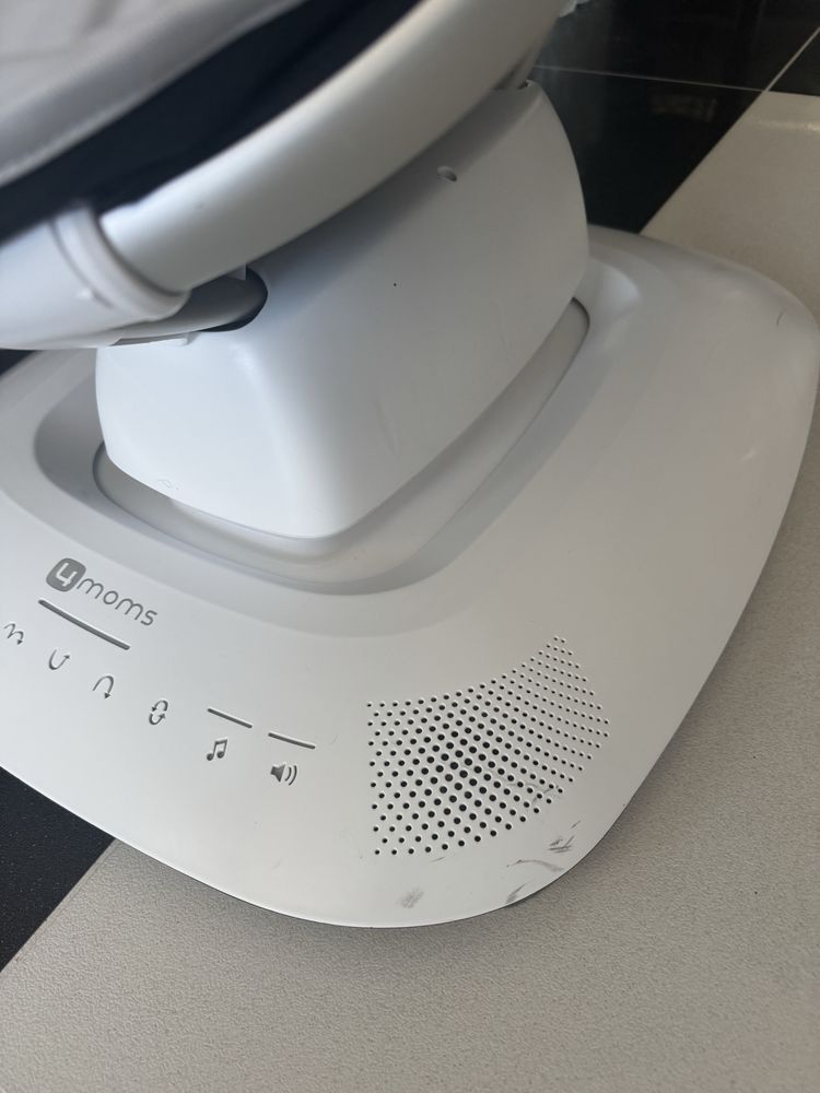 Продавам люлка шезлонг MamaRoo 5.0