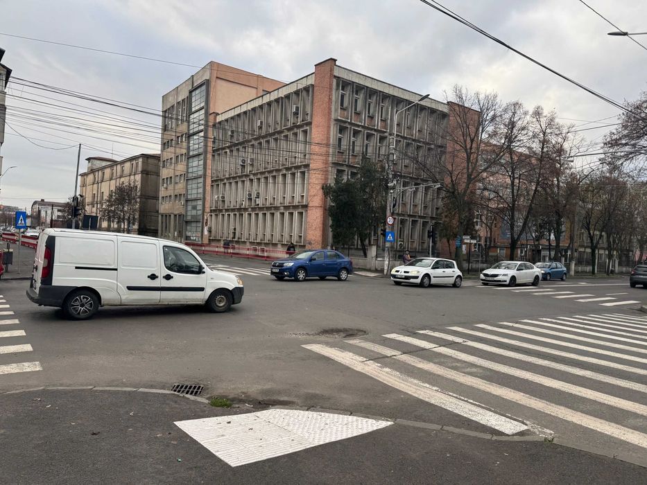 Spatiu comercial 100 mp intersectia  Str. Scolilor -Str.Grivita Braila