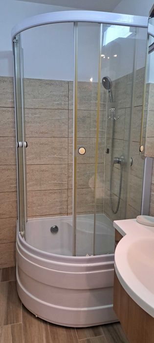 mobilier baie si cabina dus (eliberare apartament, pret avantajos)