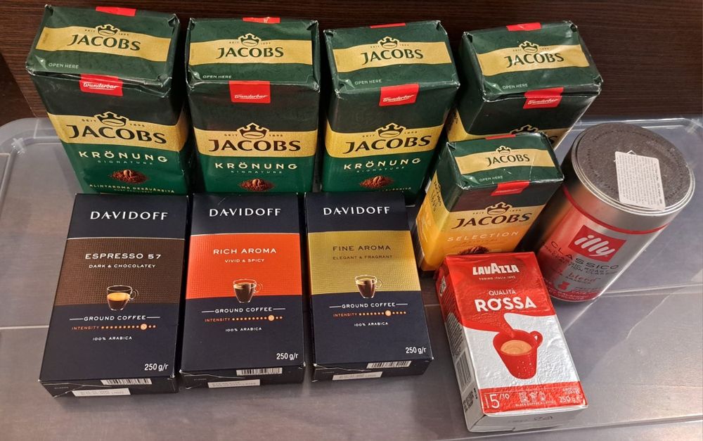 10 cafele de vanzare . Diverse sortimente. Expira 2026/ 2027.