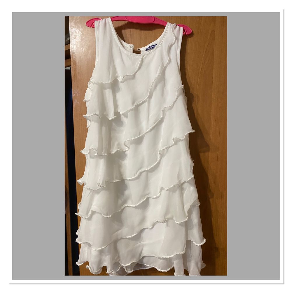 Продам платье для девочки (6-7лет)
