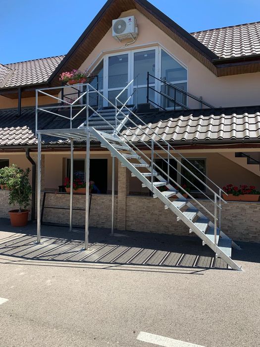 Scara metalica zincata  exterioara pentru ,case, beciuri și incendii