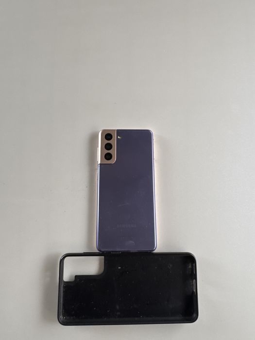 Samsung s21 продается в отличном состоянии