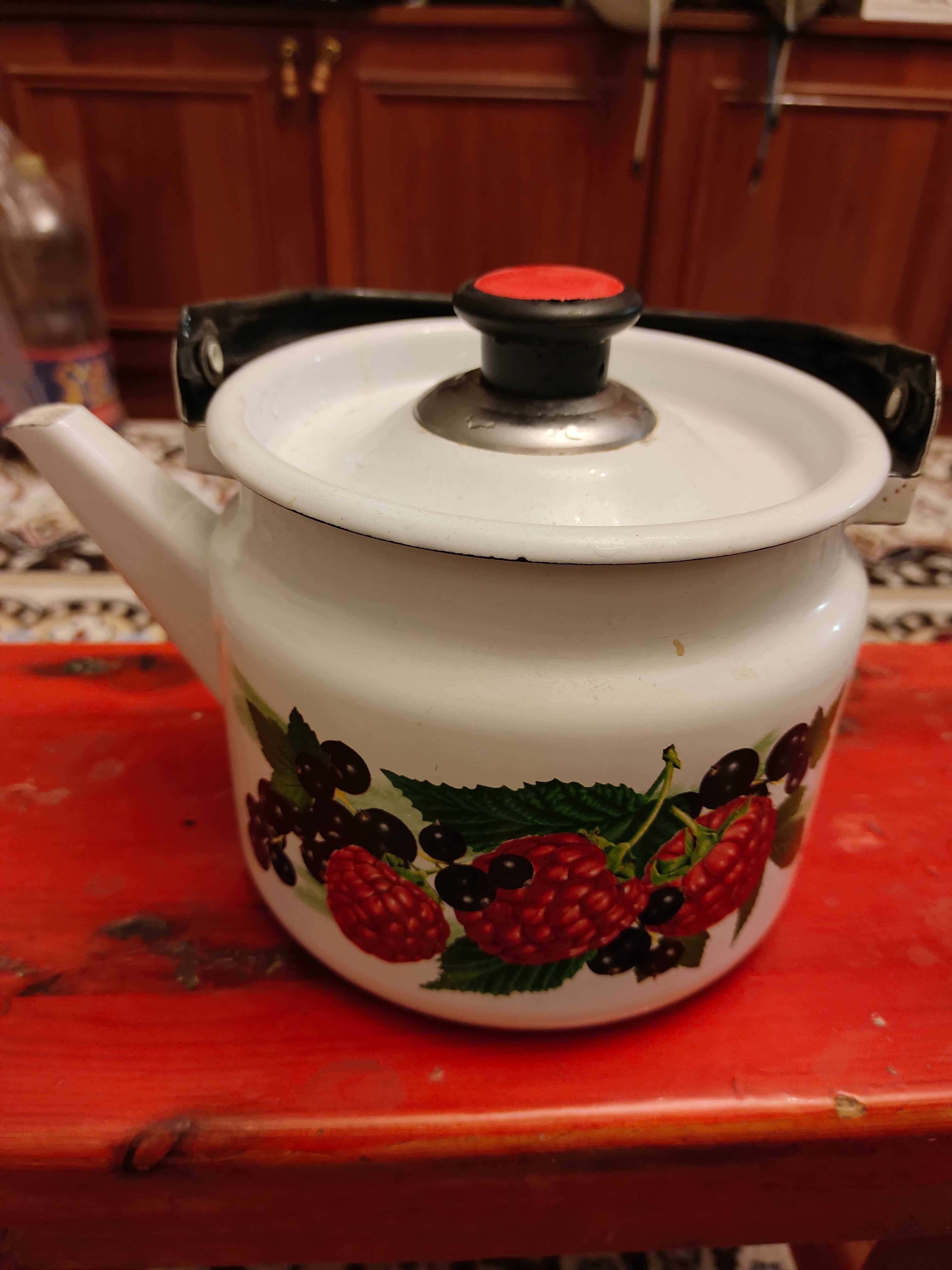 Чайники эмалированные