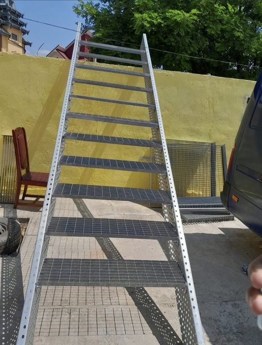 Confectionam scarii metalice zincate exterioare și pentru incendii , p