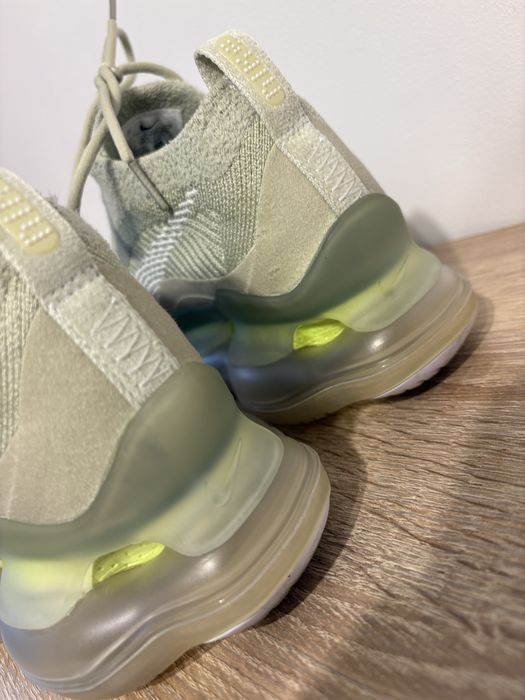 Vând adidași Nike Air Max Scorpion