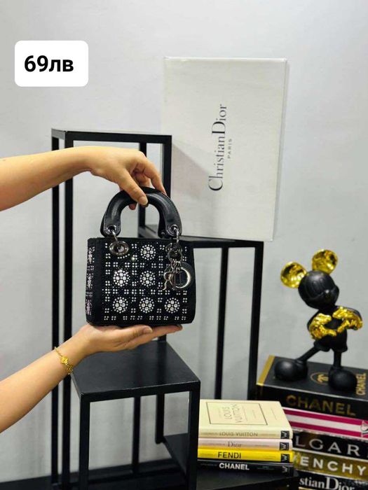 Chanel,Christinan dior ,Dolce Gabbana,Prada Venetta Bottega