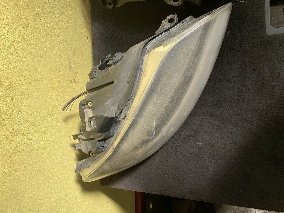 Faruri Xenon St/Dr Audi Q7 An 2007 Pret 1300 lei buc